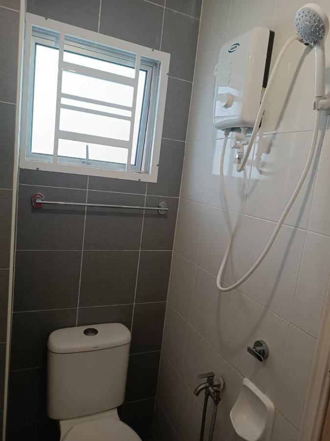 In Homestay Corner Batu Pahat Bagian luar foto