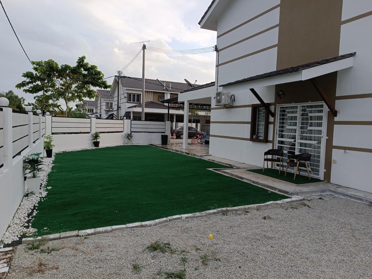 In Homestay Corner Batu Pahat Bagian luar foto